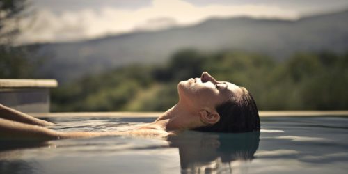 Uso de las piscinas en una comunidad de propietarios: Quién puede utilizarlas y quién no