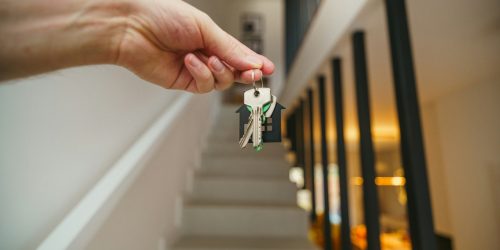 Compraventa frustrada de vivienda arrendada: claves jurídicas sobre el tanteo y las arras penitenciales